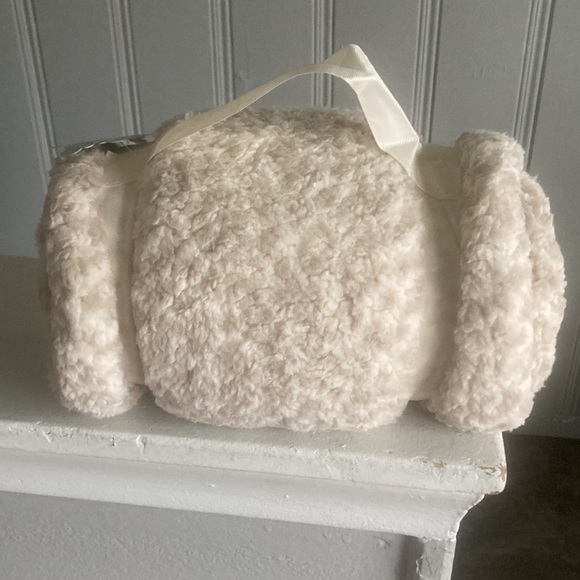 NWT Beautiful Cream Animal Print Sherpa Travel Throw Blanket w/ ❄️Gift Tag 50x60 - Picture 14 of 16